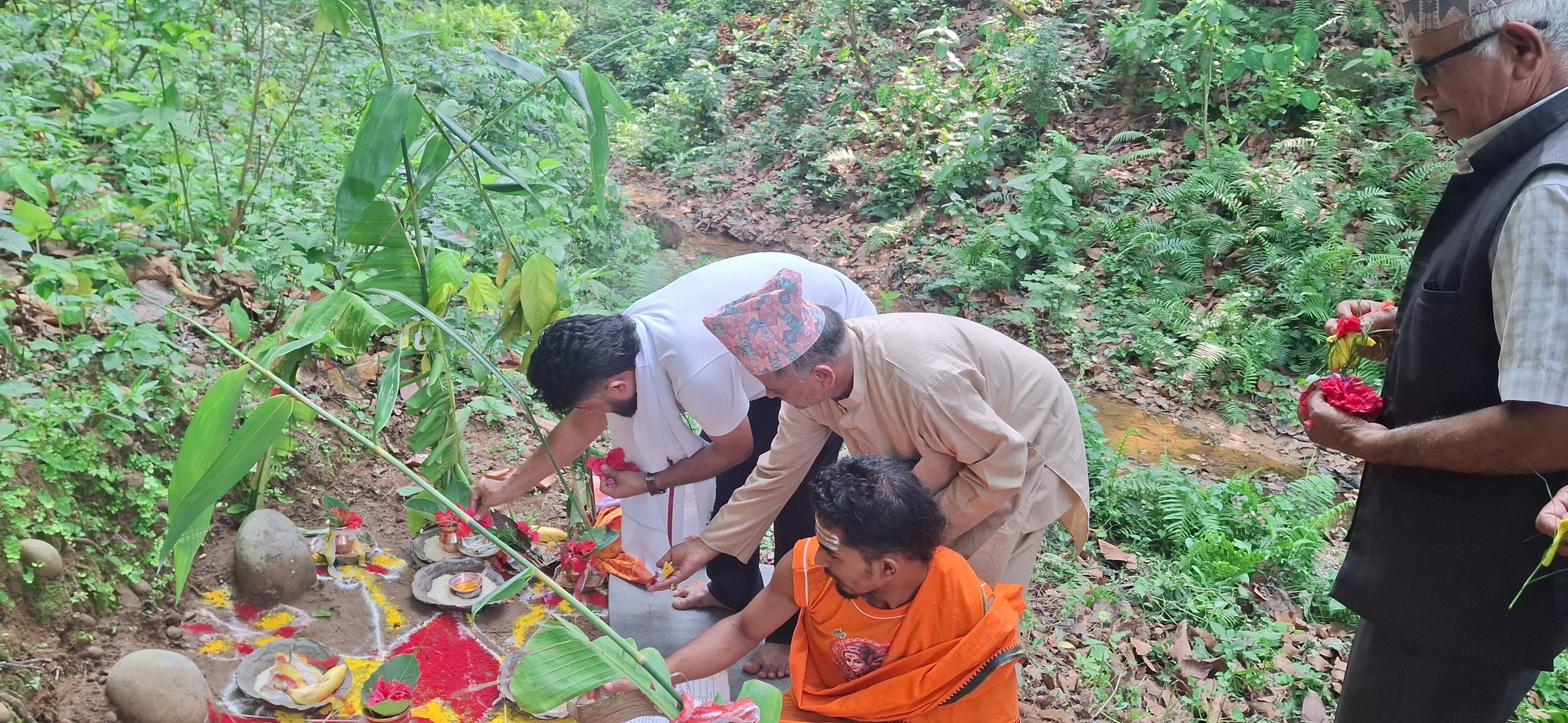 प्राकृतिक स्रोतप्रति कृतज्ञता व्यक्त गर्दै जलदेवता र इन्द्र देवताको पूजा