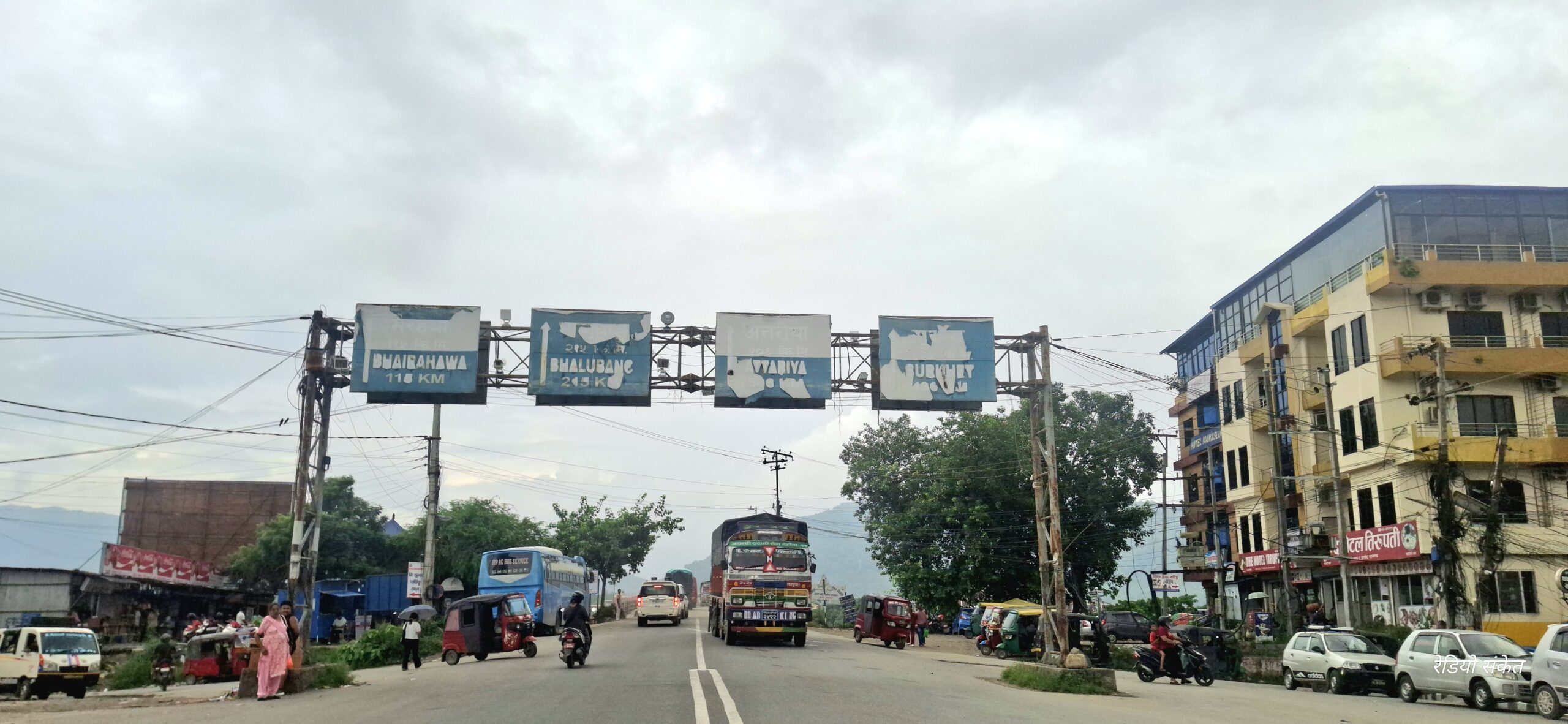 स्मार्ट सिटीलाई गिज्याइरहेछ सडक सूचना बोर्डले