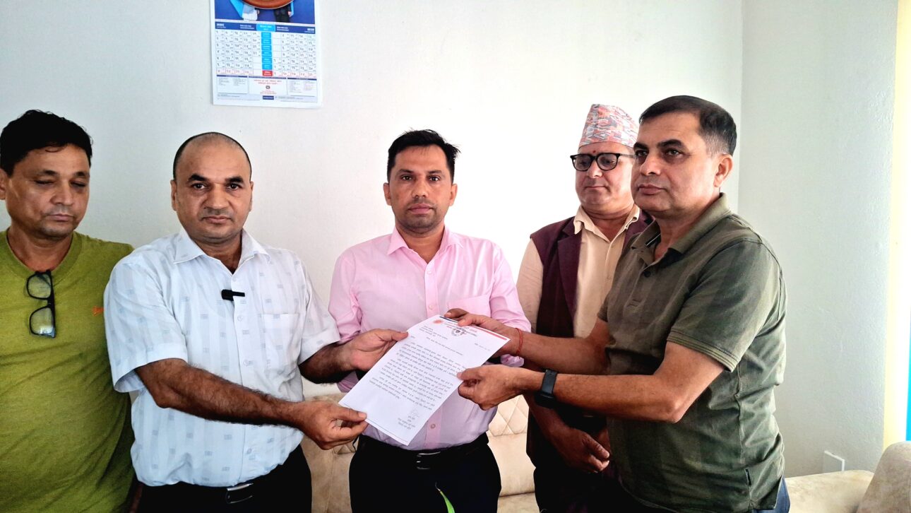 गैंडाकोटमा धुलो र जिर्ण संरचनाविरुद्ध एमाले आक्रामक, सडक आन्दोलनको चेतावनी