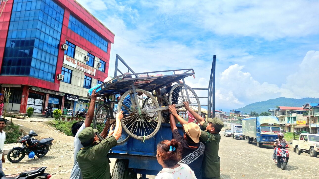 गैंडाकोटमा अनधिकृत सडकपेटी व्यापार नियन्त्रण अभियान, साना व्यापारी प्रभावित