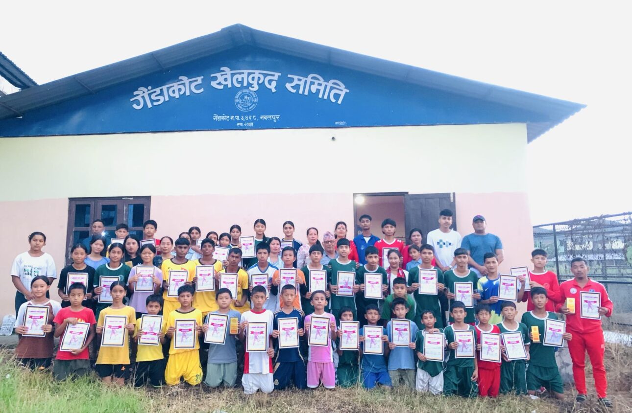 ९० दिने आधारभूत फुटबल प्रशिक्षण सम्पन्न, खेलाडीलाई प्रमाणपत्र वितरण
