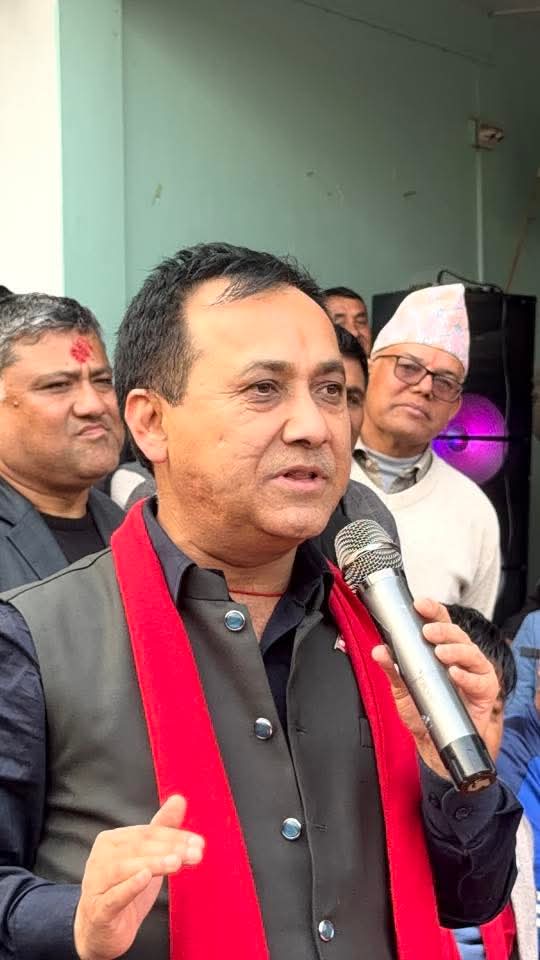 काङ्ग्रेसको आम सभालाई सम्बोधन गर्न उपसभापति विश्व प्रकाश शर्मा बिहिबार दुम्किबास आउँदै