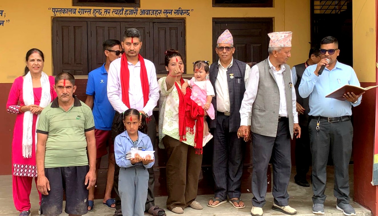 छोरीको जन्मदिनमा विपन्न छात्रालाई कक्षा १२ सम्मको शैक्षिक जिम्मेवारी