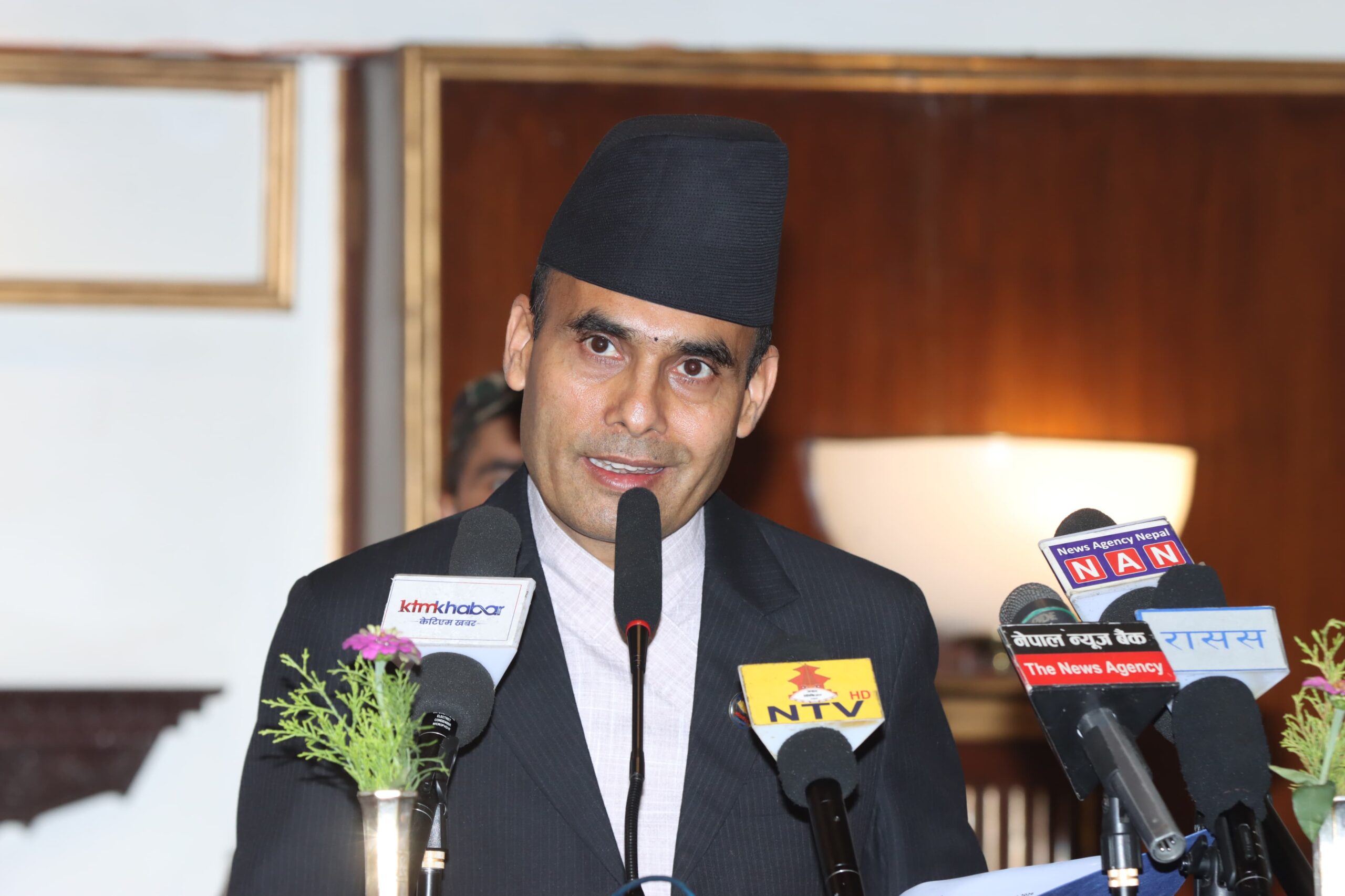 प्रविधिको युगमा पनि साहित्य मानव सभ्यता बुझ्ने सबैभन्दा सशक्त माध्यम : सञ्चारमन्त्री डा. तिमिल्सिना