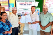 गैँडाकोट नगर अस्पताललाई १ लाख ७८ हजार बराबरको स्वास्थ्य सामग्री हस्तान्तरण