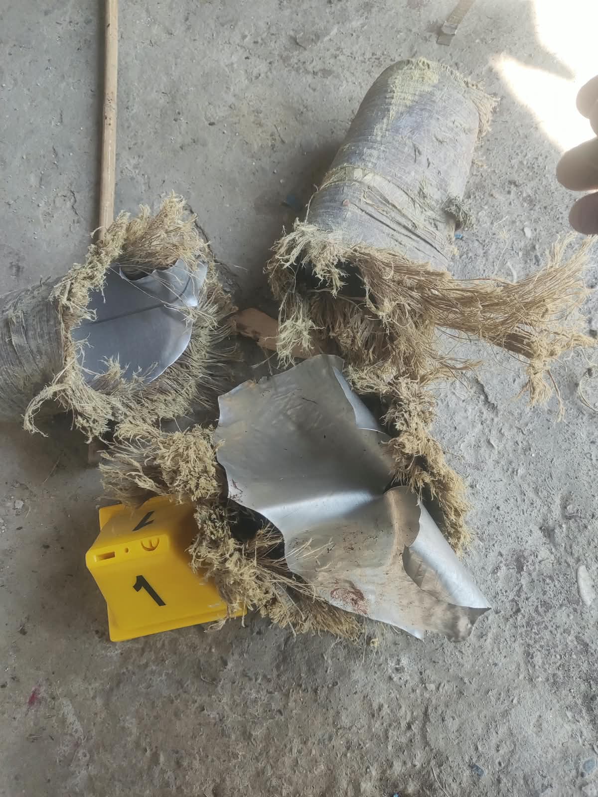 नारायणी किनारमा भेटिएको अज्ञात वस्तु काट्न खोज्दा विष्फोट: दुई जना गम्भीर घाइते